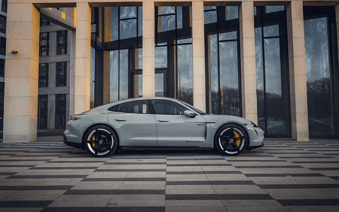 Аренда автомобиля Porsche Taycan TurboS - фото 3