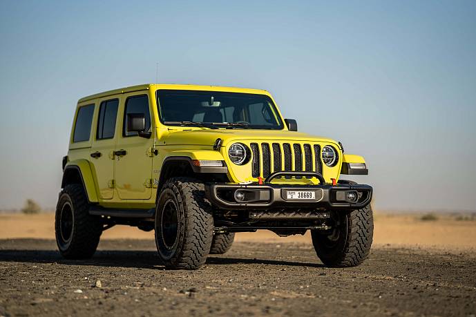 Аренда Jeep Wrangler Yellow 2023 в Дубае - фото 1