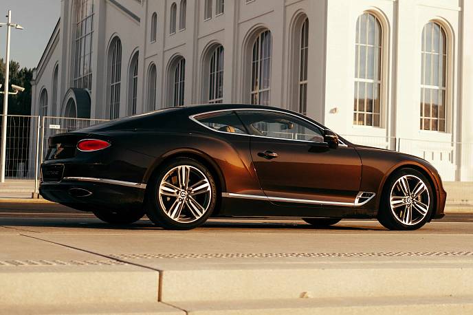 Аренда автомобиля Bentley Continental - фото 1