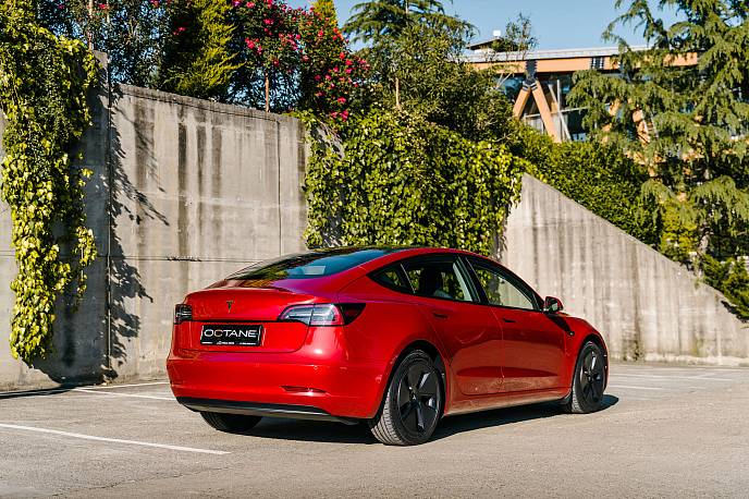 Аренда Tesla Model 3 - фото 4