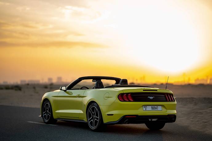 Аренда Ford Mustang 2021 Convertible Yellow в Дубае - фото 10