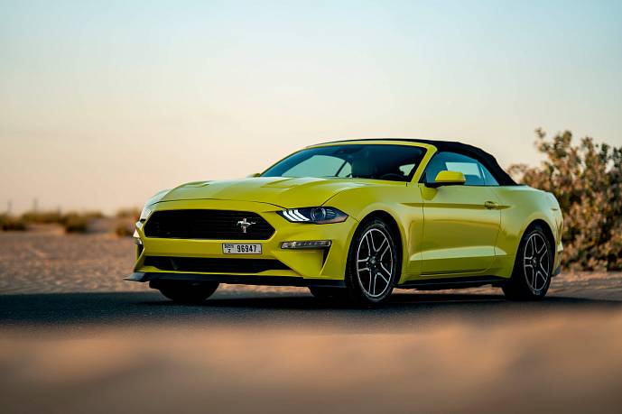 Аренда Ford Mustang 2021 Convertible Yellow в Дубае - фото 4