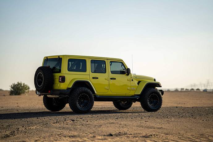 Аренда Jeep Wrangler Yellow 2023 в Дубае - фото 5