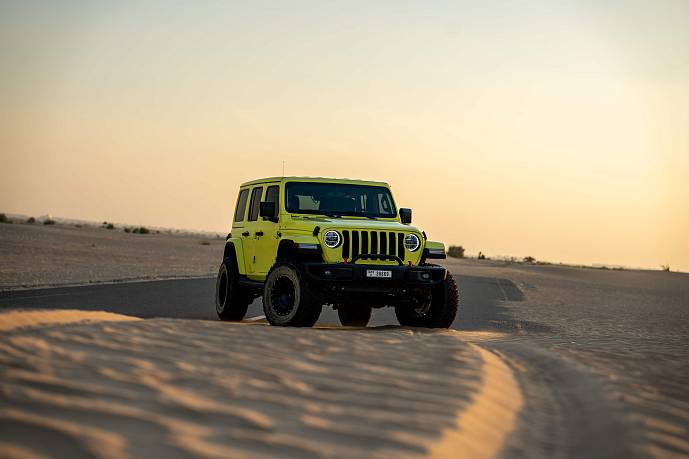 Аренда Jeep Wrangler Yellow 2023 в Дубае - фото 6