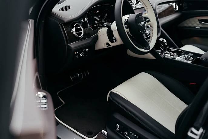 Аренда автомобиля Bentley Bentayga - фото 3