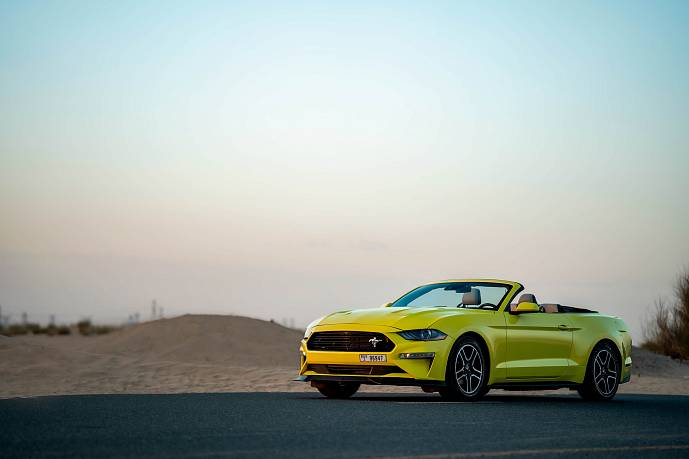 Аренда Ford Mustang 2021 Convertible Yellow в Дубае - фото 7