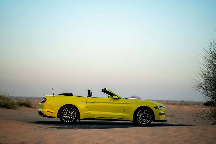 Аренда Ford Mustang 2021 Convertible Yellow в Дубае - фото 8