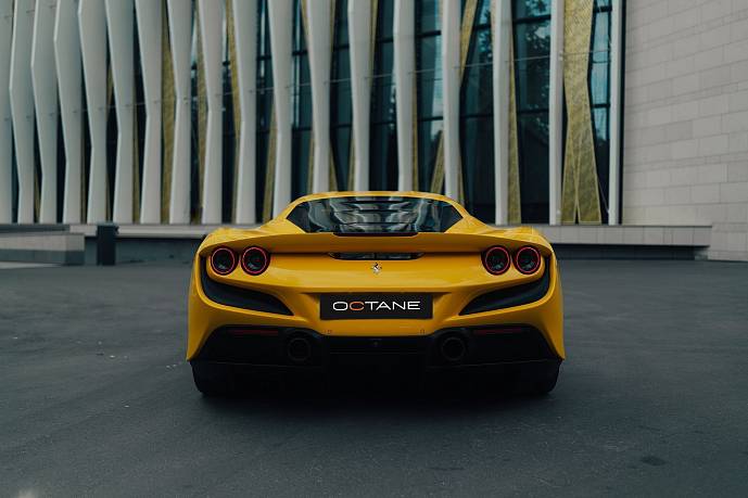 Аренда автомобиля Ferrari F8 Tributo (yellow) - фото 3