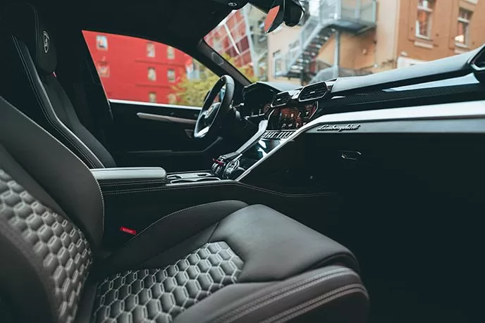 Аренда автомобиля Lamborghini Urus - фото 2